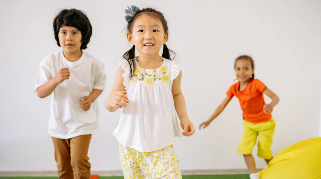 how gross motor skills develop by age group